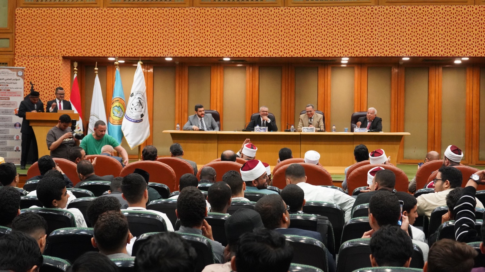 Alumni FH Unissula Sukses di Dunia Hukum dan Politik